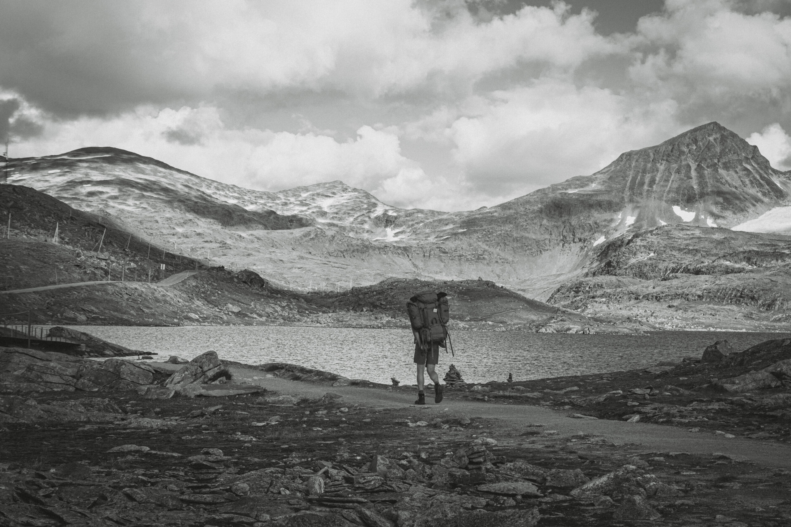 O dwóch twarzach Knuta Hamsuna. Garmo – Hamarøya (Norwegia)